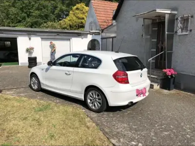 Gebraucht BMW 116 116 PS (85 kW) 2010 Weiß Kleinwagen