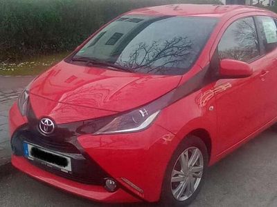 Usata Toyota Aygo X-play 69 CV (50 kW) 2015 Rosso Utilitaria