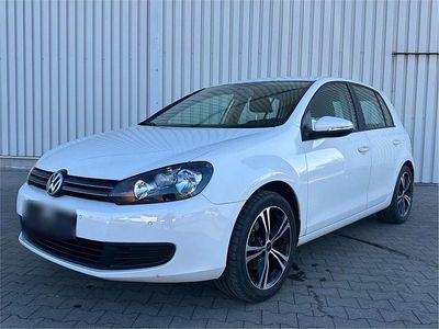 Gebraucht VW Golf VI 122 PS (89 kW) 2011 Weiß Kleinwagen
