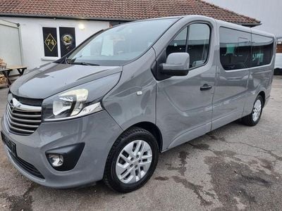 Grau Gebraucht 2017 Opel Vivaro Van / Kleinbus | 15.500 € (Etwas zu teuer)