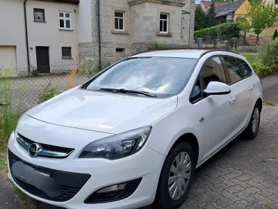 Gebraucht Opel Astra Selection 110 PS (80 kW) 2014 Weiß Kombi