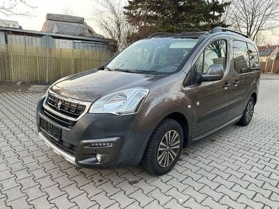 Gebraucht Peugeot Partner Tepee Outdoor 120 PS (88 kW) 2015 Grau Van / Kleinbus
