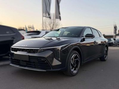 Neu Kia K4 Spirit 150 PS (110 kW) 2025 Interstellar grau metallic Limousine
