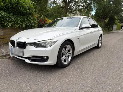 Gebraucht BMW 320 Sport Line 184 PS (135 kW) 2012 Weiß Limousine