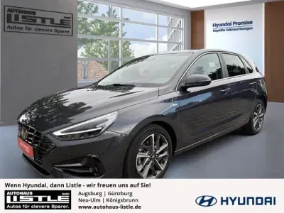 Gebraucht Hyundai i30 Trend 160 PS (117 kW) 2022 Dark knight Limousine