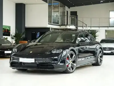 Gebraucht Porsche Taycan Cross Turismo 419 kW (571 PS) 2022 Tiefschwarzmetallic Kombi