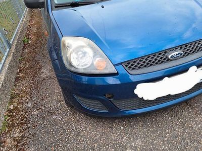 Gebraucht Ford Fiesta Ambiente 69 PS (50 kW) 2007 Blau Kleinwagen