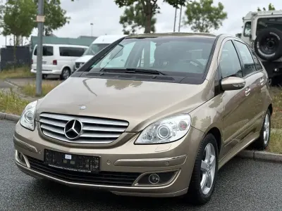 Gebraucht Mercedes B200 140 PS (102 kW) 2006 Gold Van / Kleinbus