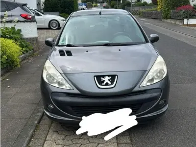Gebraucht Peugeot 206+ 2010 Grau Kleinwagen