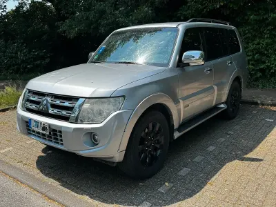 Gebraucht Mitsubishi Pajero 200 PS (147 kW) 2014 Silber SUV