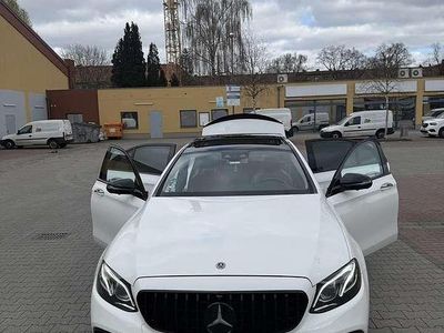 Gebraucht Mercedes E220 194 PS (142 kW) 2019 Weiß Limousine