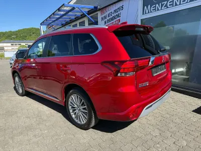 Brugt Mitsubishi Outlander P-HEV Basis 135 HK (99 kW) 2020 Rød SUV