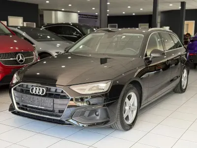 Gebraucht Audi A4 Sport 163 PS (119 kW) 2022 Schwarz Kombi
