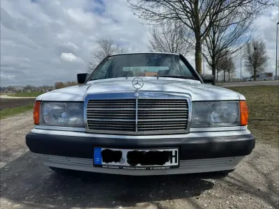 Usata Mercedes 190 132 CV (97 kW) 1989 Bianco Berlina