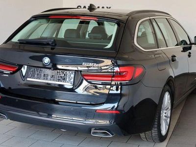 Second-hand BMW 530e Sport Line 292 CP (214 kW) 2022 Negru Break