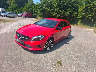 Gebraucht Mercedes A160 102 PS (75 kW) 2017 Rot Kleinwagen