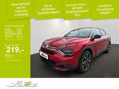Używany Citroën e-C4 Shine 100 kW (136 KM) 2022 Czerwony Sedan/Limuzyna