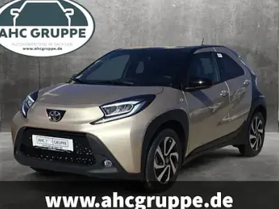 Gebraucht Toyota Aygo X Basis 72 PS (52 kW) 2025 Beige SUV