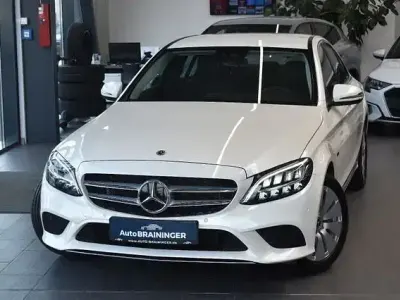 Gebraucht Mercedes C300e Avantgarde 306 PS (225 kW) 2021 Weiß Limousine