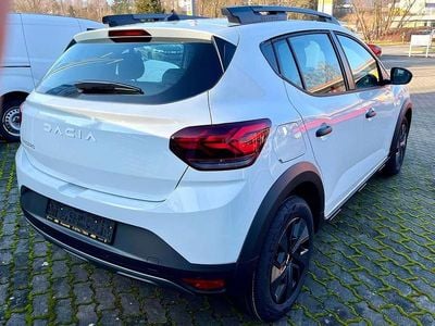 Neu Dacia Sandero Essentiel 91 PS (66 kW) 2025 Gletscherweiss Kleinwagen