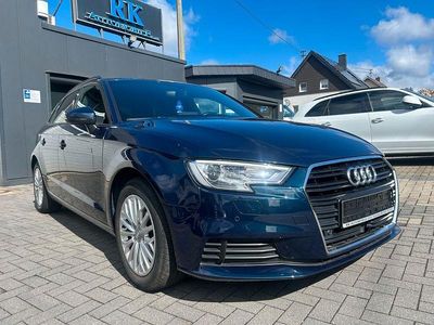 Gebraucht Audi A3 Sport 116 PS (85 kW) 2018 Blau Limousine