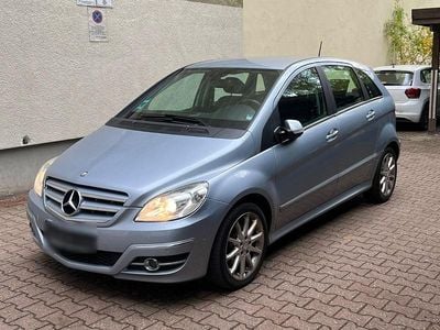 Gebraucht Mercedes B180 109 PS (80 kW) 2010 Silber Van / Kleinbus