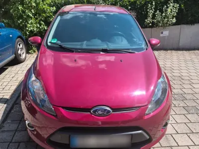 Gebraucht Ford Fiesta 60 PS (44 kW) 2012 Violet Kleinwagen