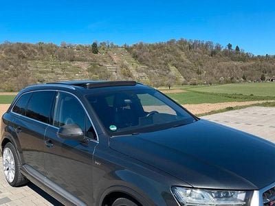 Second-hand Audi SQ7 Advanced 435 CP (319 kW) 2018 Gri SUV