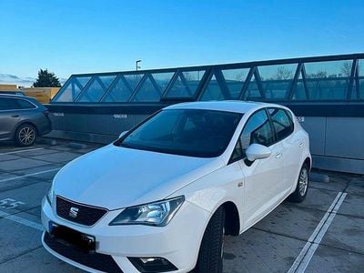 Weiß Gebraucht 2015 Seat Ibiza Kleinwagen | 6.800 € (Fairer Preis)