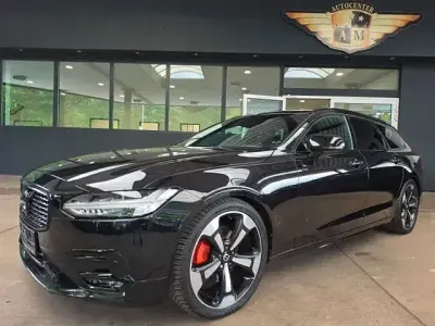 Gebraucht Volvo V90 R-Design 190 PS (139 kW) 2019 Onyx black (metallic) Kombi
