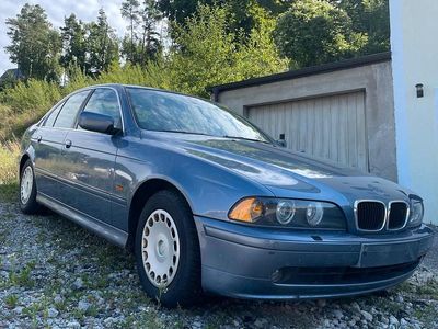 BMW 525