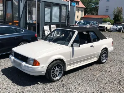 Gebraucht Ford Escort Cabriolet 105 PS (77 kW) 1984 Weiß Cabrio