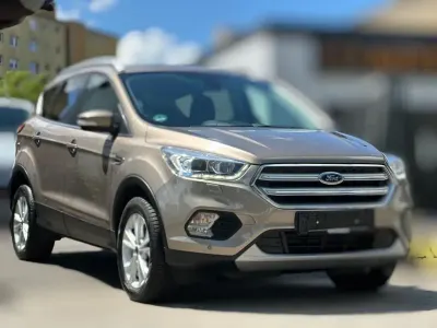 Gebraucht Ford Kuga Titanium 150 PS (110 kW) 2019 Silber SUV