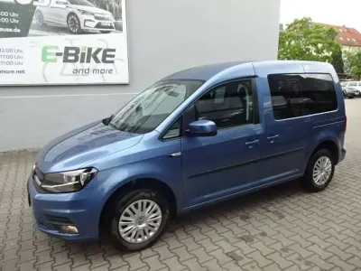 Gebraucht VW Caddy Trendline 102 PS (75 kW) 2019 Acapulcoblau metallic Van / Kleinbus