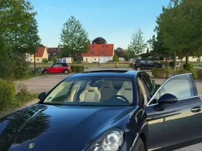 Gebraucht Porsche Panamera Turbo 530 PS (389 kW) 2011 Blau Kleinwagen