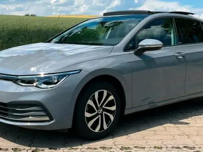 Gebraucht VW Golf VIII Life 130 PS (95 kW) 2021 Grau Limousine
