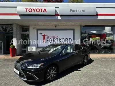 Gebraucht Lexus ES300H Executive Line 218 PS (160 kW) 2022 Schwarz metallic Limousine
