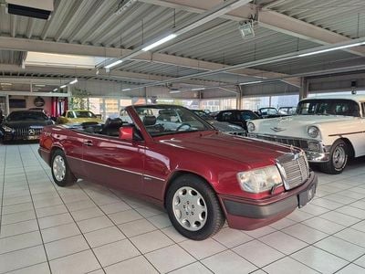 Usata Mercedes E300 Sportline 220 CV (161 kW) 1992 Rosso Cabrio