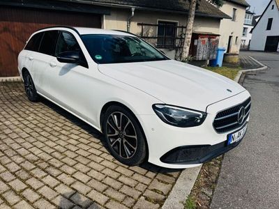 Gebraucht Mercedes E220 Avantgarde 194 PS (142 kW) 2020 Weiß Kombi