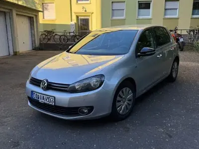 Używany VW Golf VII Match 105 KM (77 kW) 2012 Srebrny Sedan/Limuzyna
