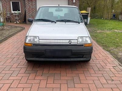 Używany Renault R5 73 KM (53 kW) 1989 Szary Hatchback