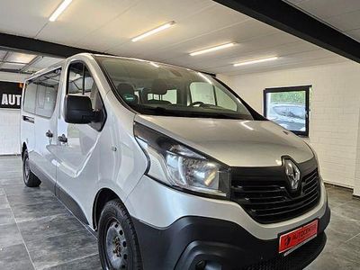 Grau Gebraucht 2017 Renault Trafic Van / Kleinbus | 9.800 € (Fairer Preis)