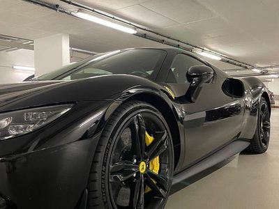 Neu Ferrari 296 831 PS (611 kW) 2025 Schwarz Cabrio