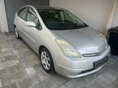 Käytetty Toyota Prius 113 HP (83 kW) 2007 Hopea Viistoperä