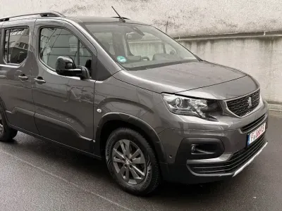 Gebraucht Peugeot Rifter Allure 131 PS (96 kW) 2023 Grau Van / Kleinbus