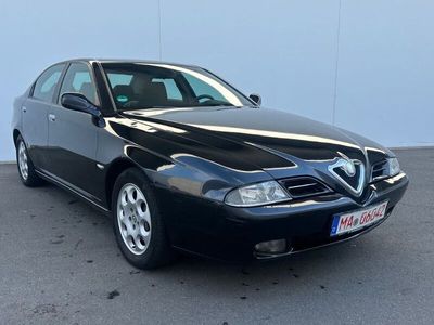 Alfa Romeo 166
