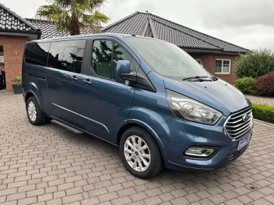 Gebraucht Ford Transit Custom Titanium 170 PS (125 kW) 2018 Chromablau metallic Van