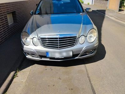 Mercedes E320