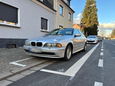 BMW 525