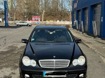 Gebraucht Mercedes C200 Classic 163 PS (119 kW) 2005 Schwarz Limousine